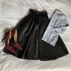 Black swing skirt